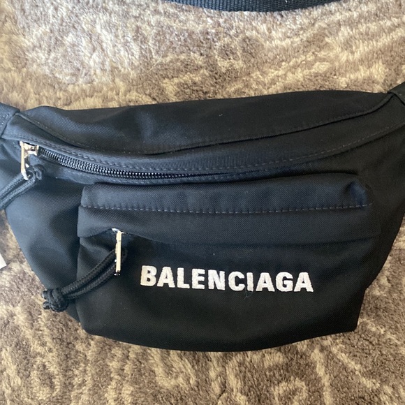 balenciaga fanny pack pink